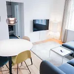 Beautiful 2-Bed In Great Location