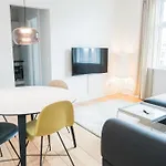 Beautiful 2-Bed In Great Location